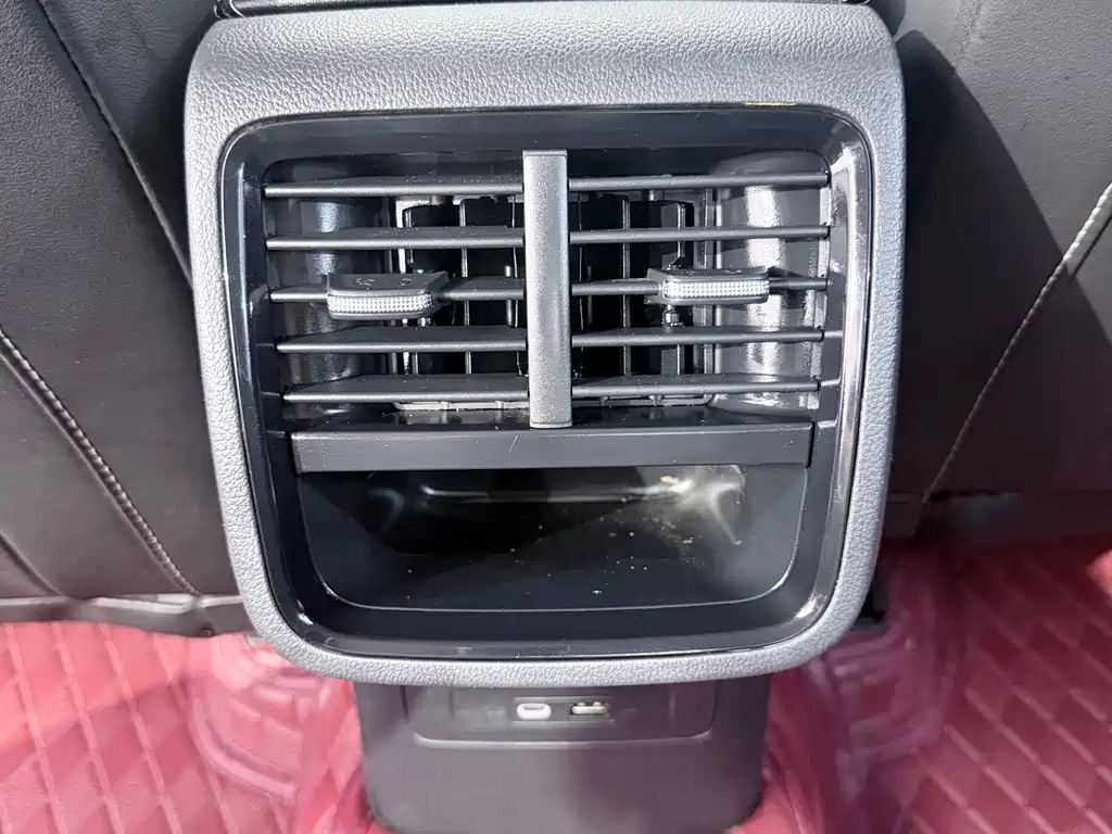 Skoda Octavia 2024 — фото 15