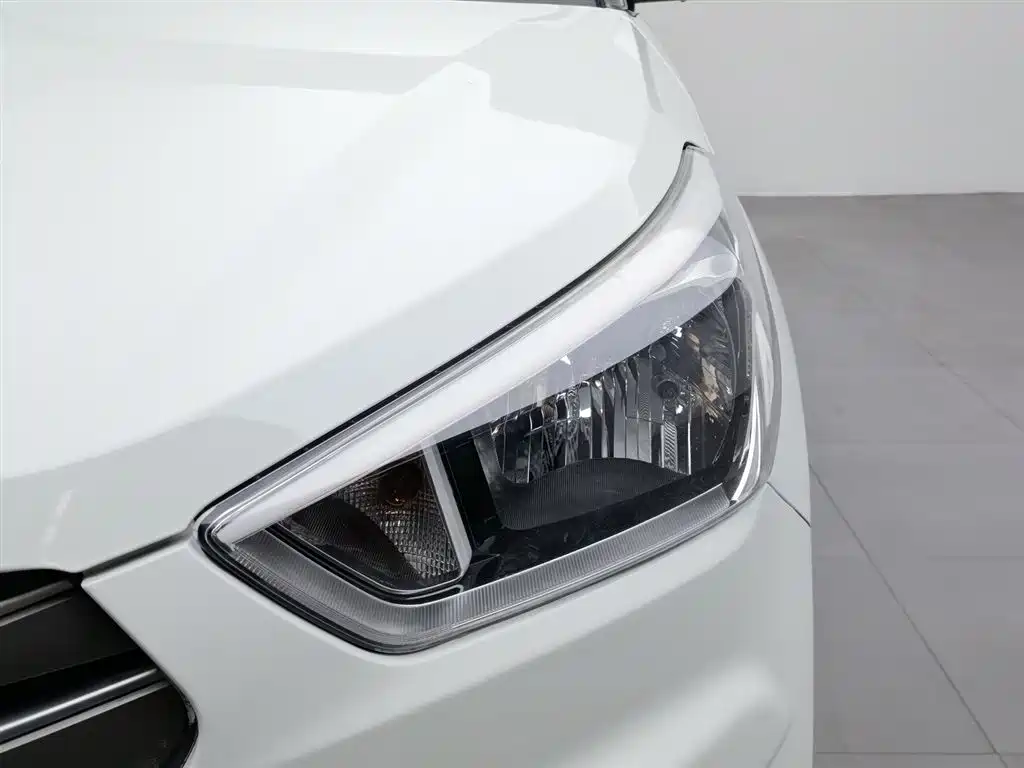 Hyundai ix25 2017 — фото 7