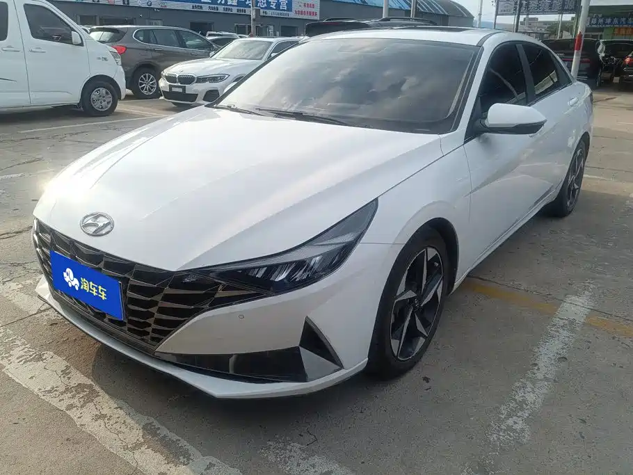 Hyundai Elantra 2023