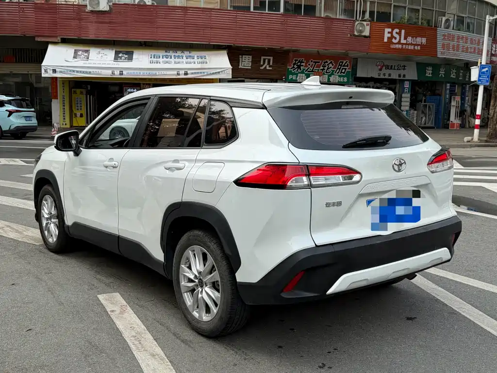 Toyota Corolla Cross 2023 — фото 4
