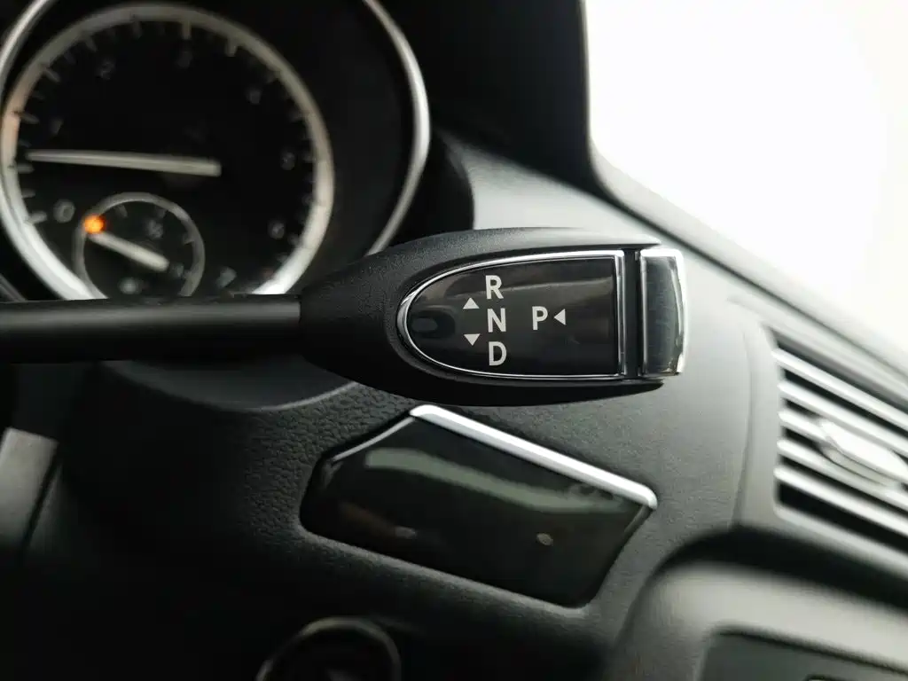 Mercedes-Benz R-Class 2016 — фото 13