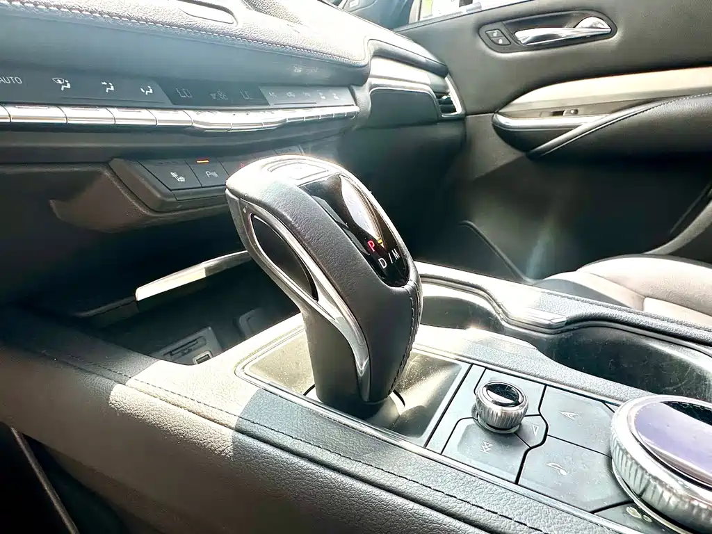 Cadillac XT4 2020 — фото 17