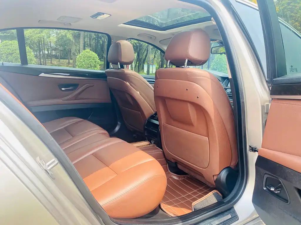 BMW 5 Series 2014 — фото 13