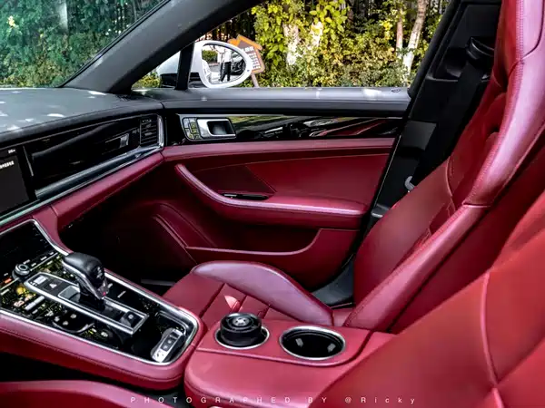 Porsche Panamera 2021