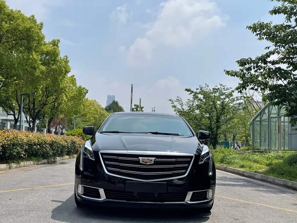 Cadillac XTS 2018 — фото 2