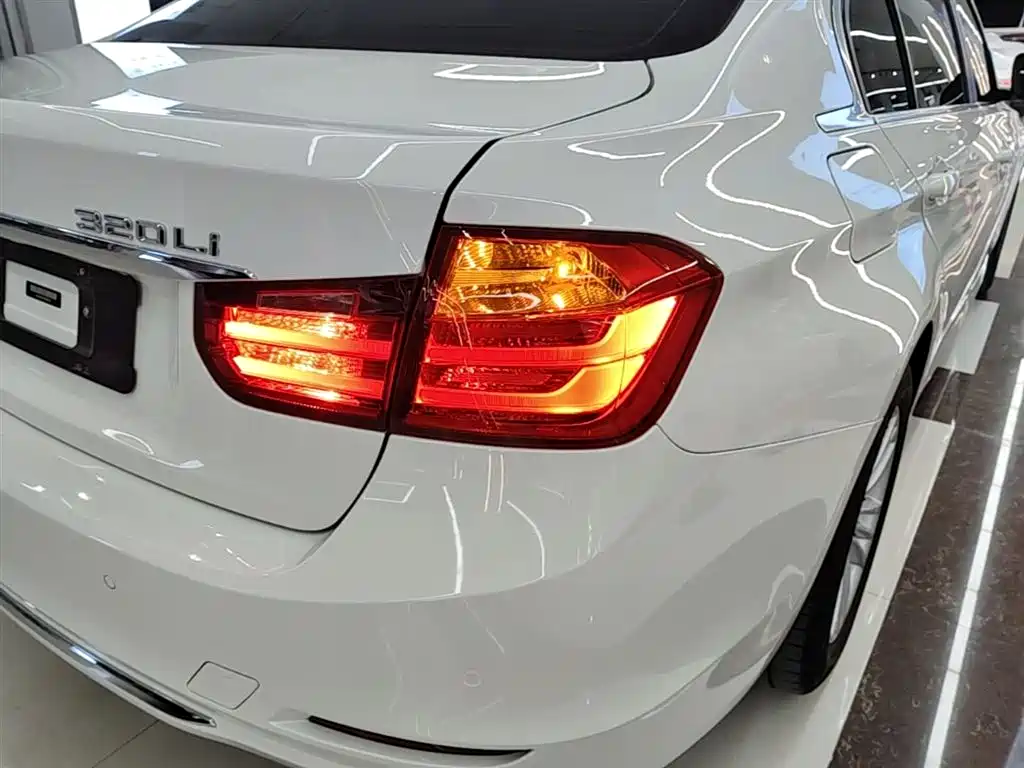 BMW 3 Series 2015 — фото 8