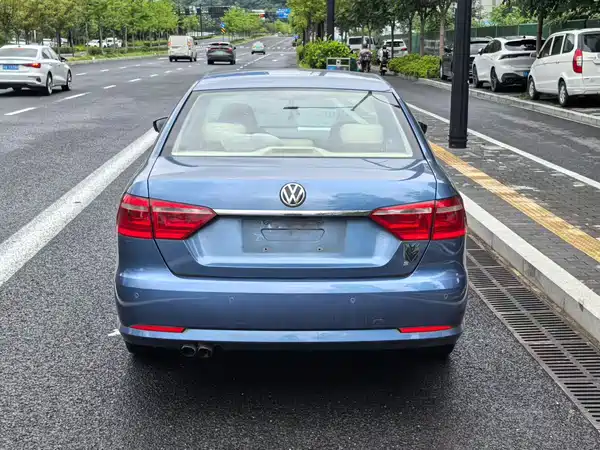 Volkswagen Lavida 2012