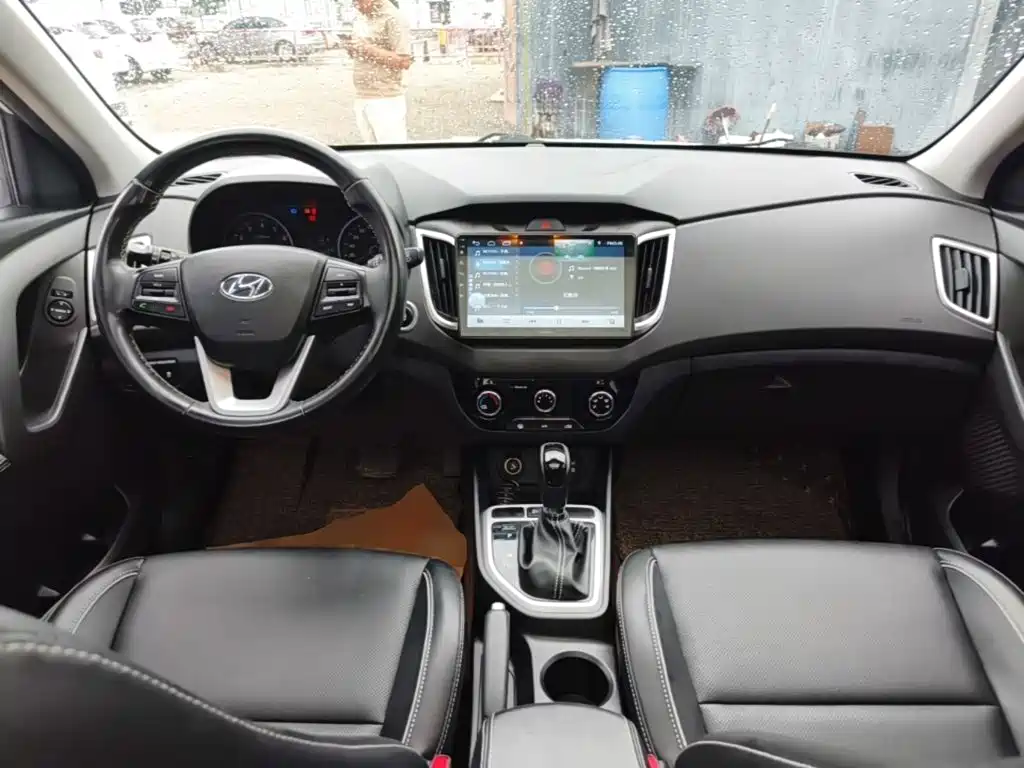 Hyundai ix25 2017 — фото 10