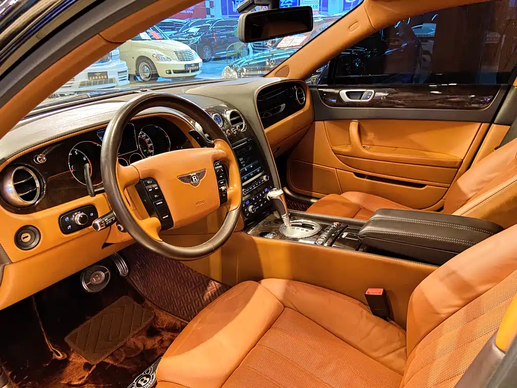 Bentley Flying Spur 2012 — фото 18
