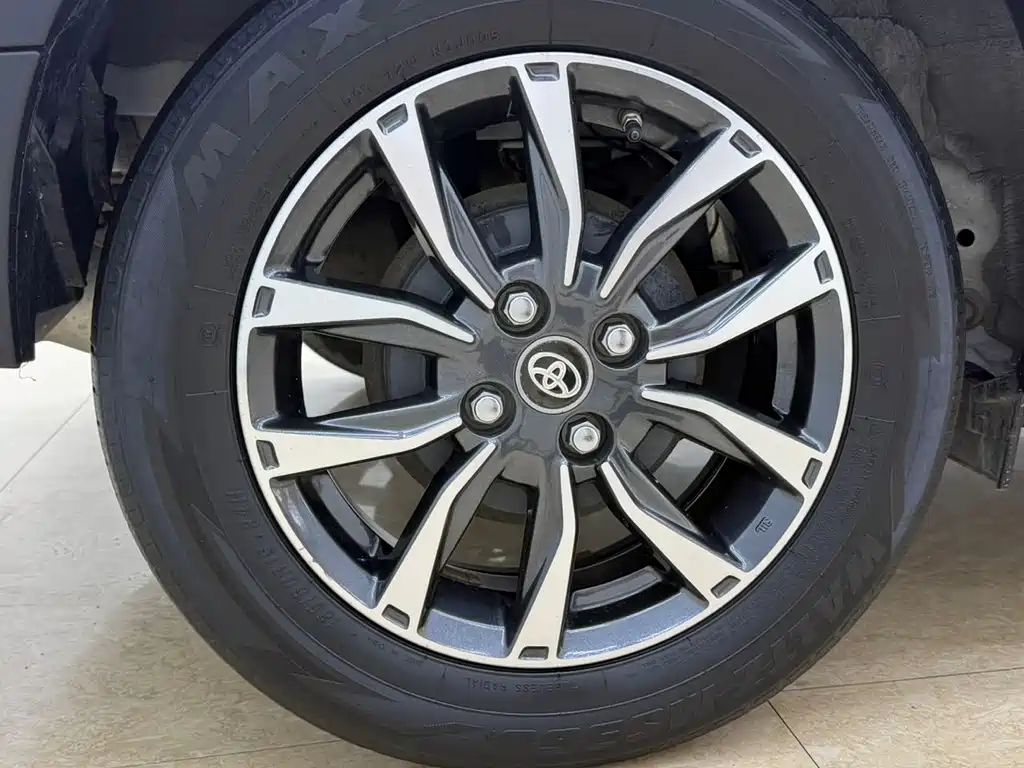 Toyota Yaris L 2022 — фото 24