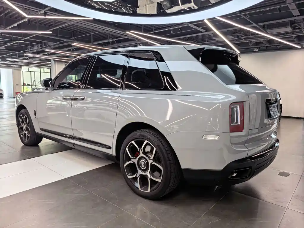 Rolls-Royce Cullinan 2021 — фото 6