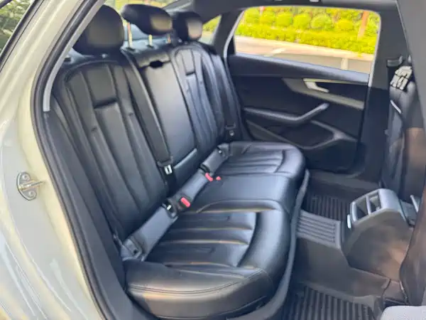 Audi A4L 2019