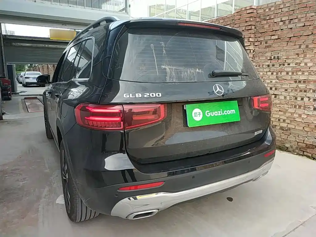 Mercedes-Benz GLB 2024