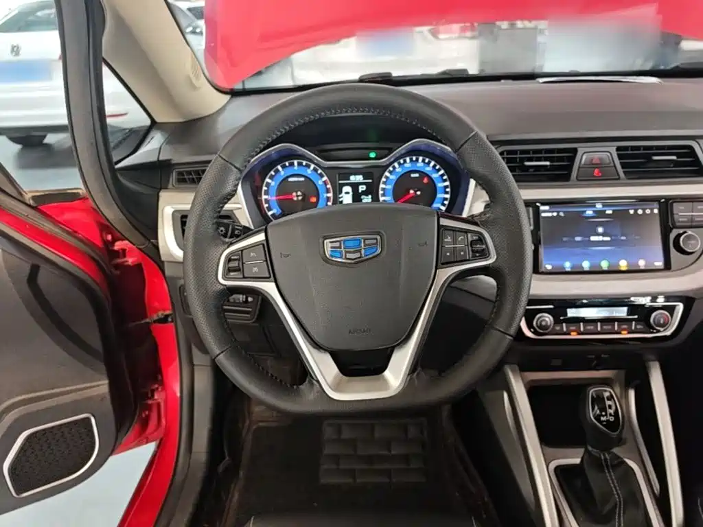 Geely Vision X3 2019 — фото 11