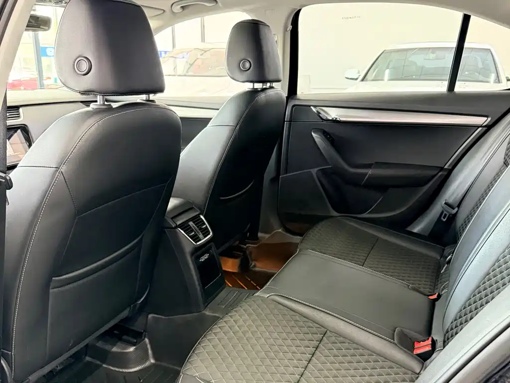 Skoda Octavia 2019 — фото 22