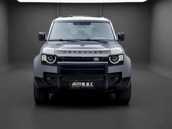 Land Rover Defender 2023