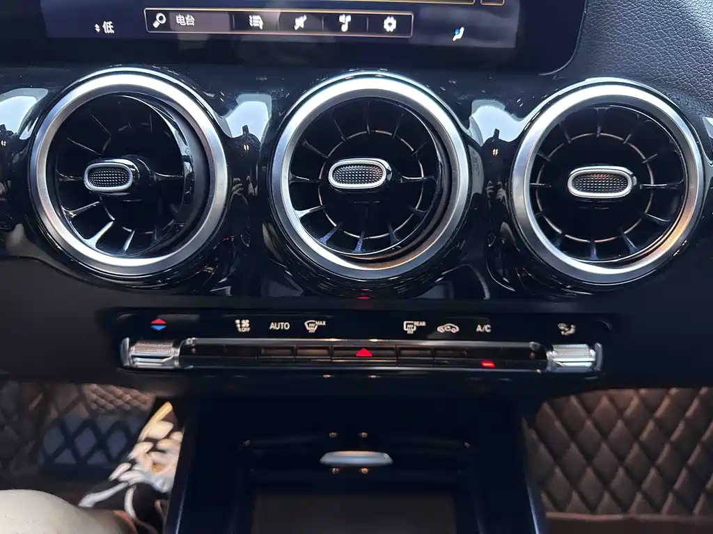 Mercedes-Benz GLA 2021 — фото 13