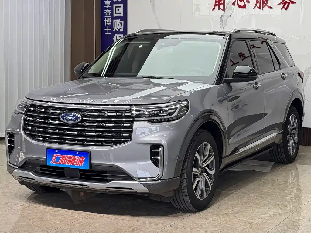 Ford Explorer 2023 — фото 1