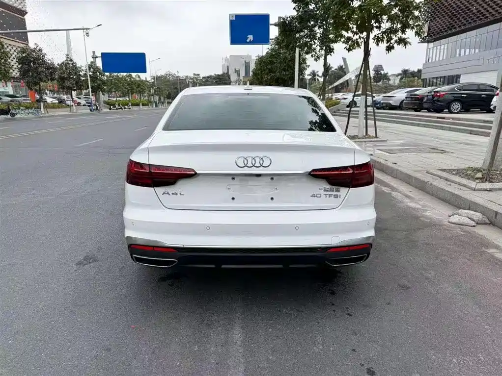 Audi A4L 2021 — фото 9