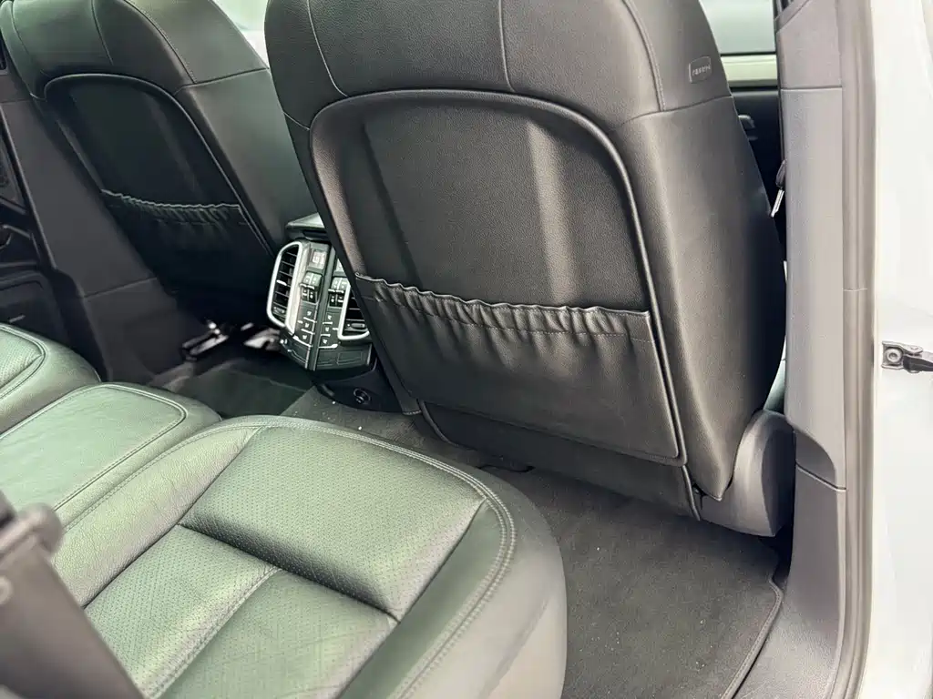 Porsche Cayenne 2016 — фото 16
