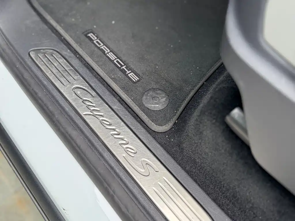 Porsche Cayenne 2016 — фото 9