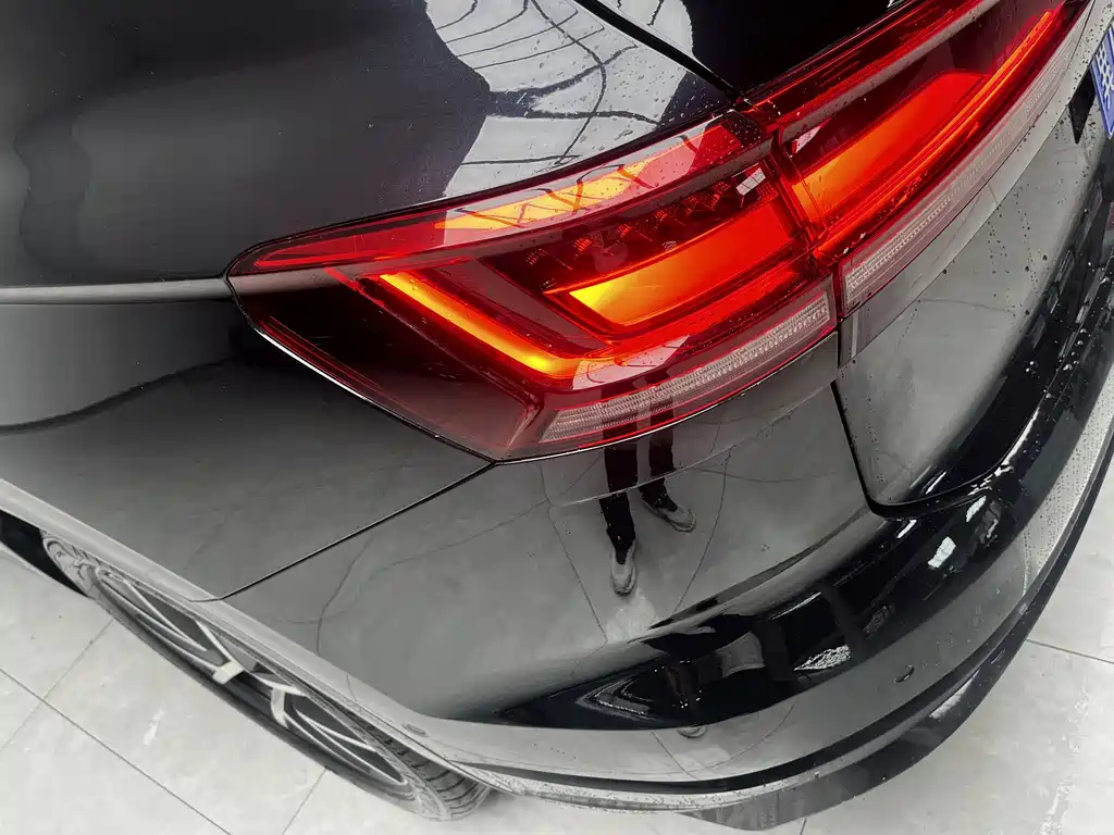 Volkswagen Touareg 2019 — фото 17