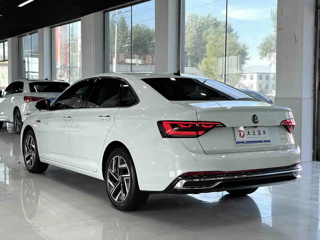 Volkswagen Sagitar 2022