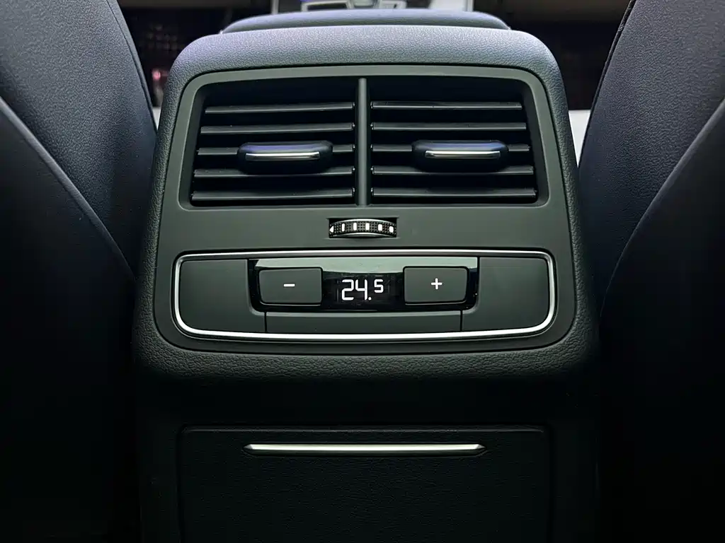 Audi A4L 2024 — фото 22