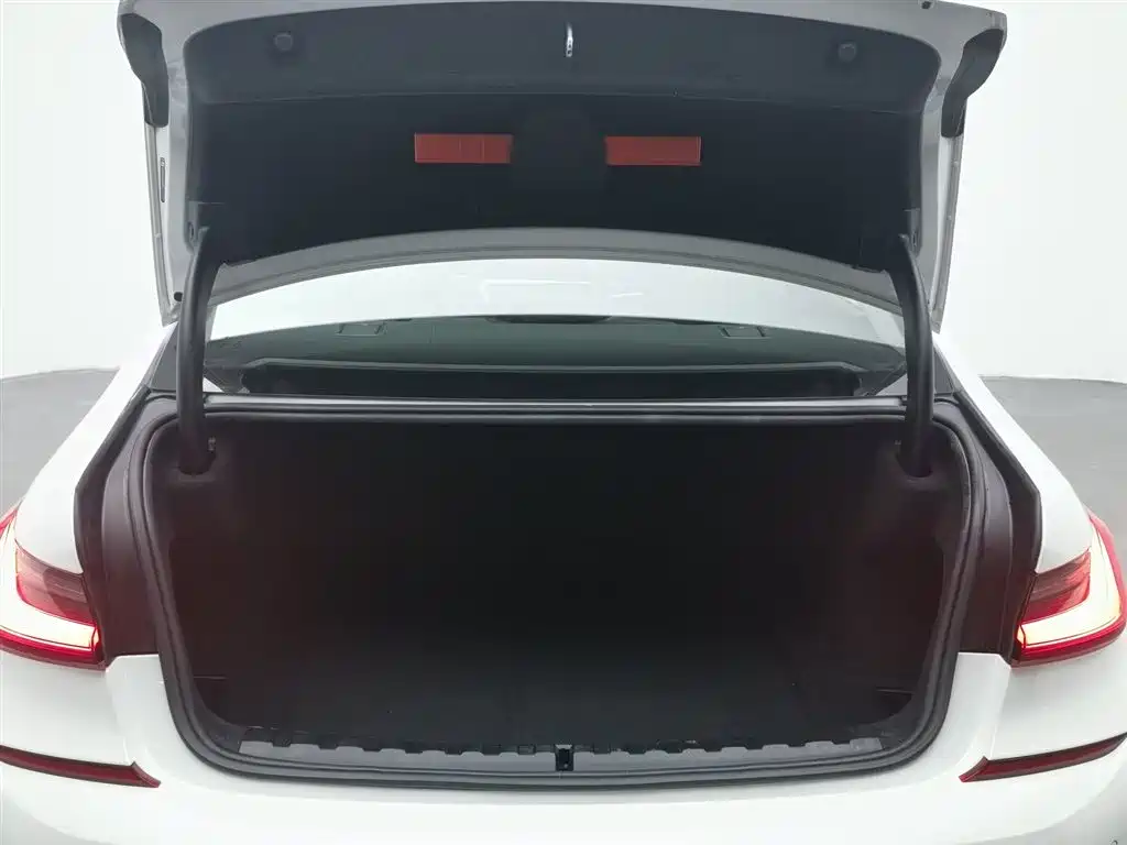 BMW 3 Series 2020 — фото 16