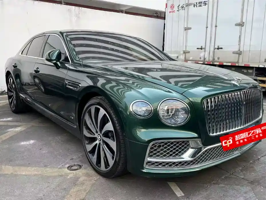 Bentley Flying Spur 2022 — фото 2