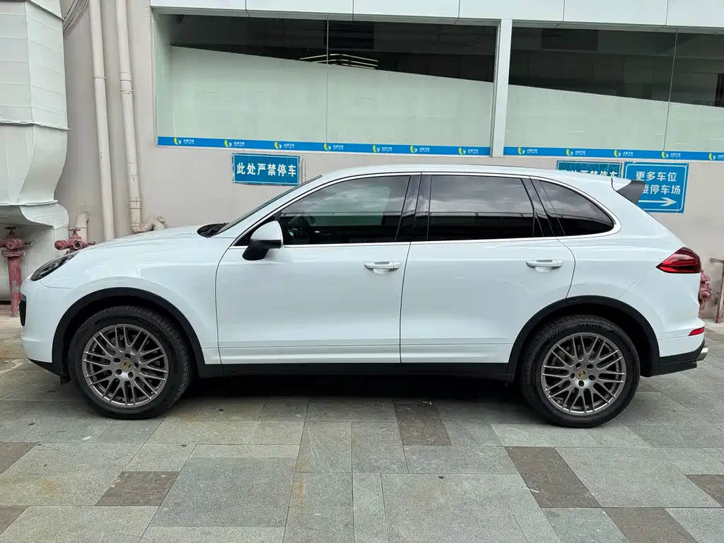 Porsche Cayenne 2016