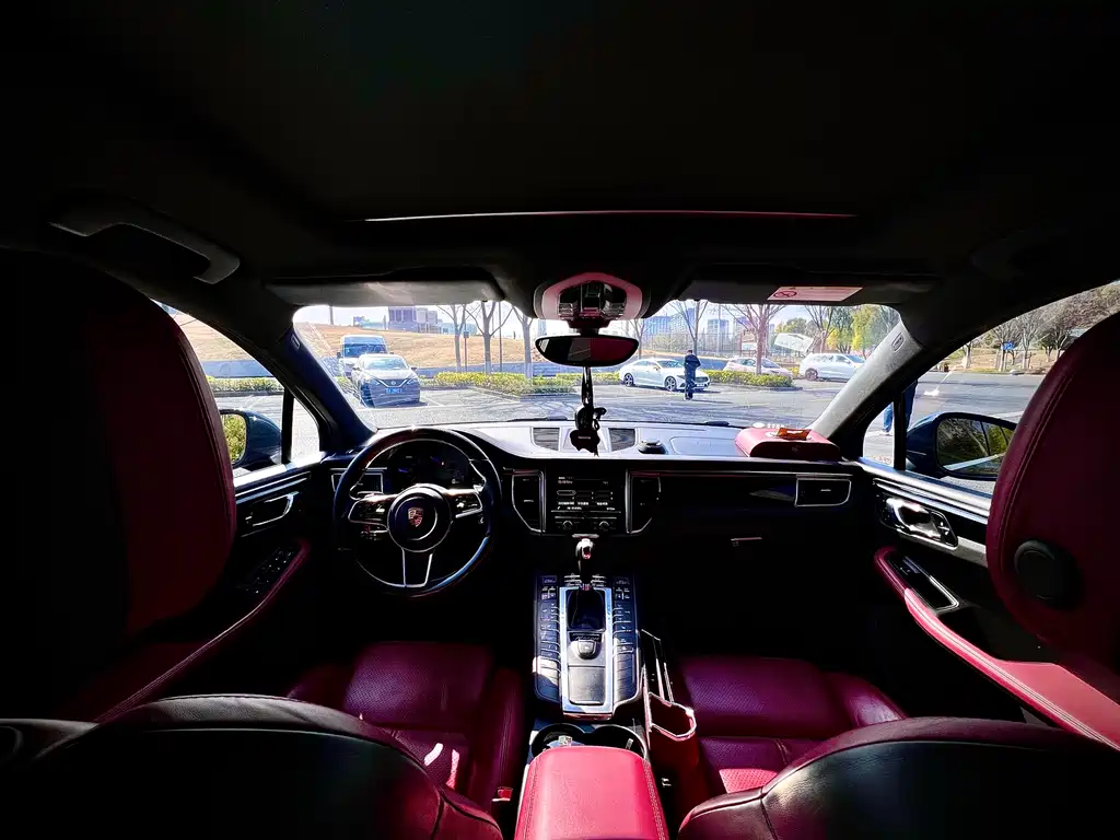 Porsche Macan 2016 — фото 15
