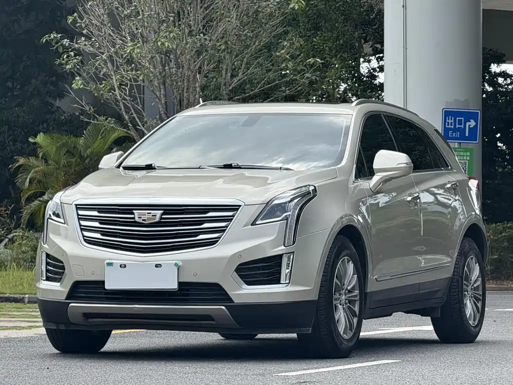 Cadillac XT5 2017 — фото 1