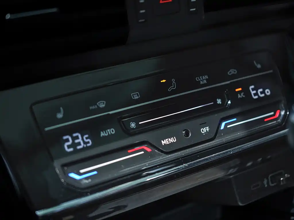 Volkswagen Passat New Energy 2023 — фото 10