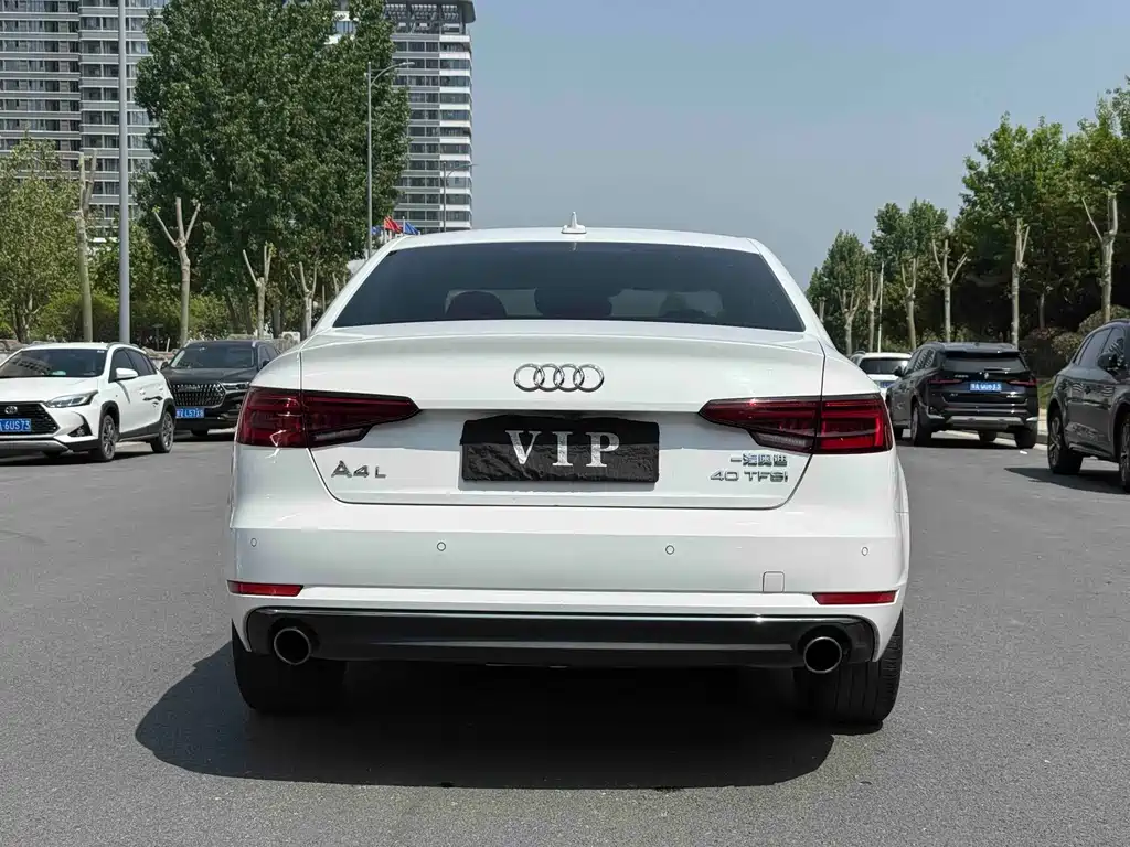 Audi A4L 2018