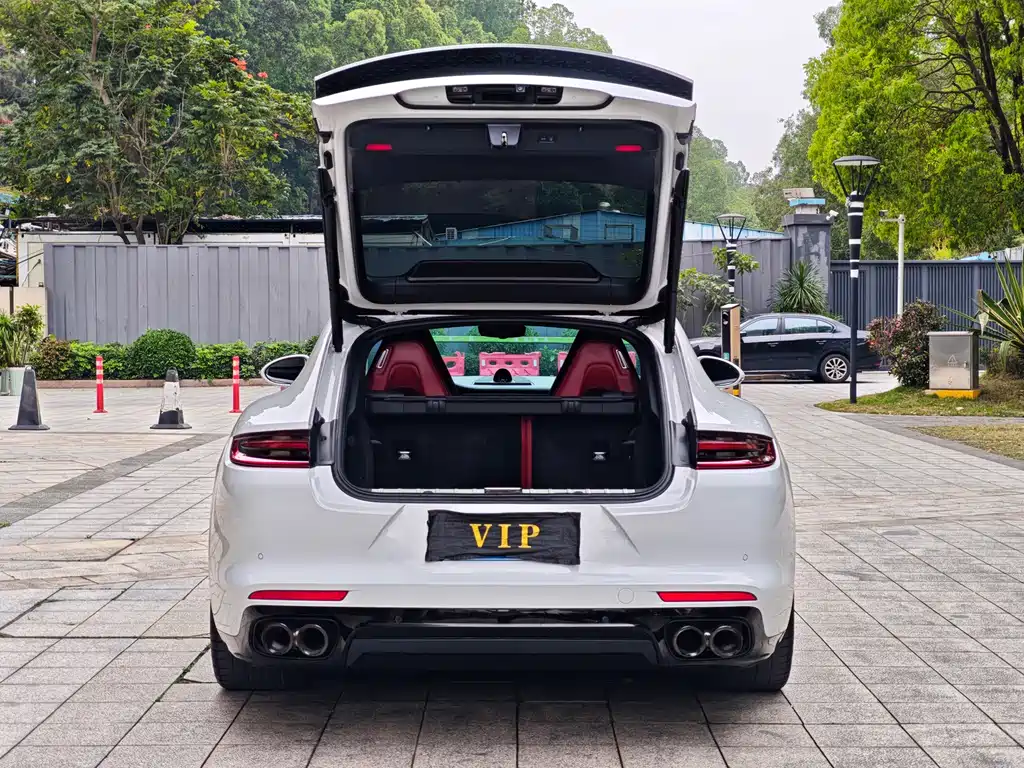 Porsche Panamera 2018 — фото 13