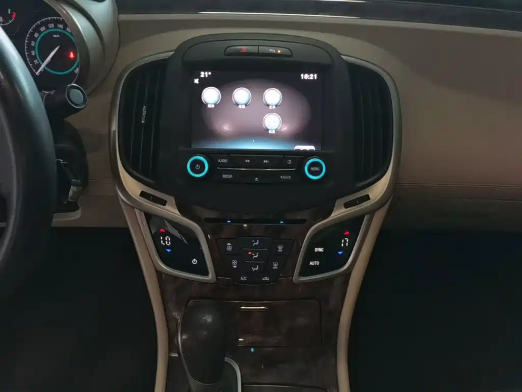 Buick LaCrosse 2015 — фото 13