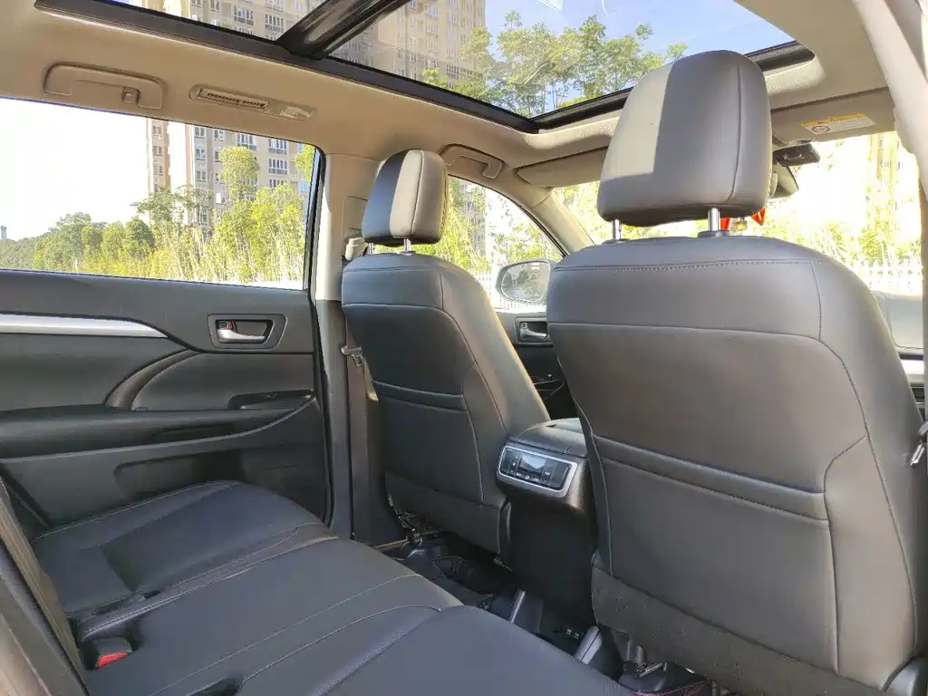 Toyota Highlander 2019 — фото 18