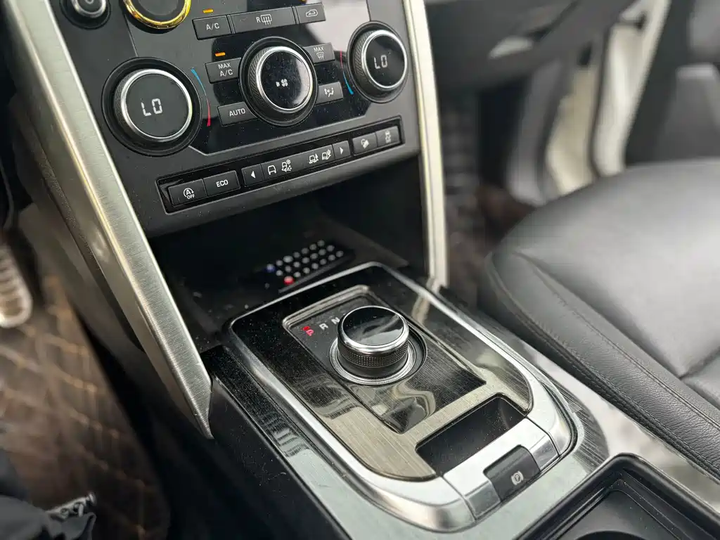 Land Rover Discovery Sport 2018 — фото 20