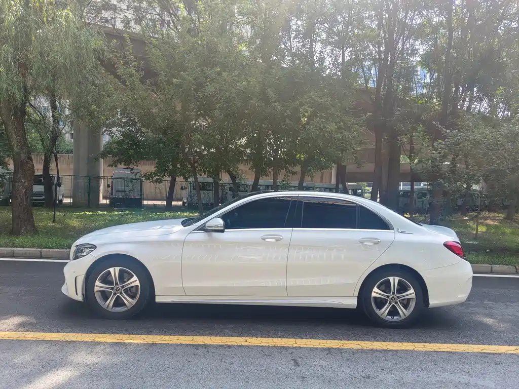 Mercedes-Benz C-Class 2020 — фото 4
