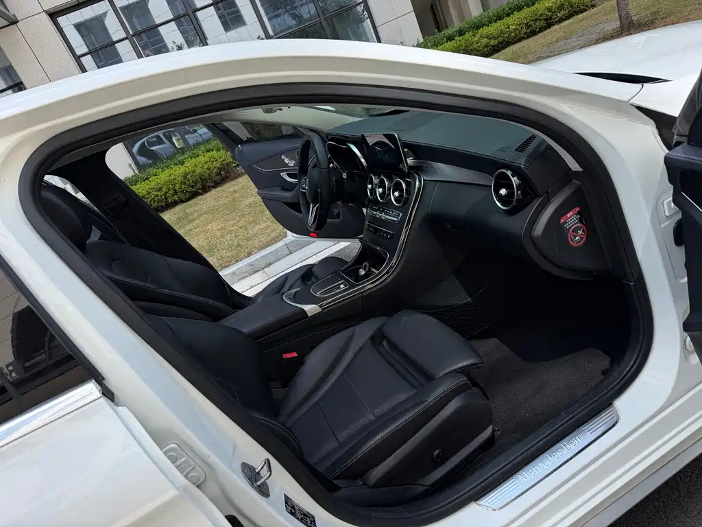Mercedes-Benz C-Class 2019 — фото 11
