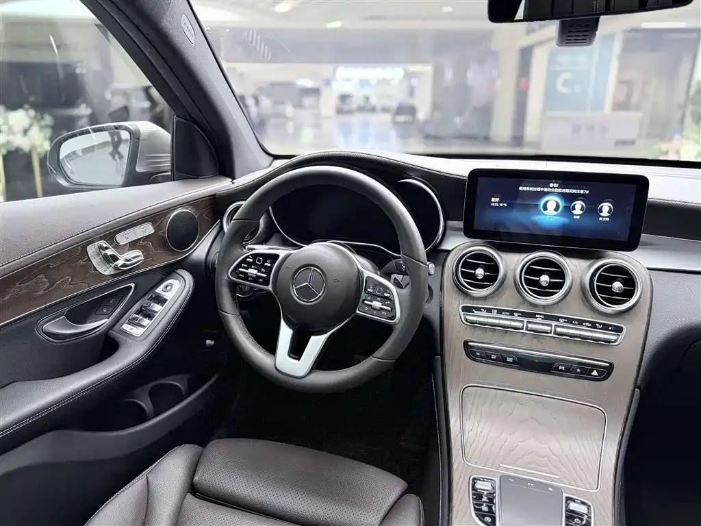 Mercedes-Benz GLC 2020 — фото 38