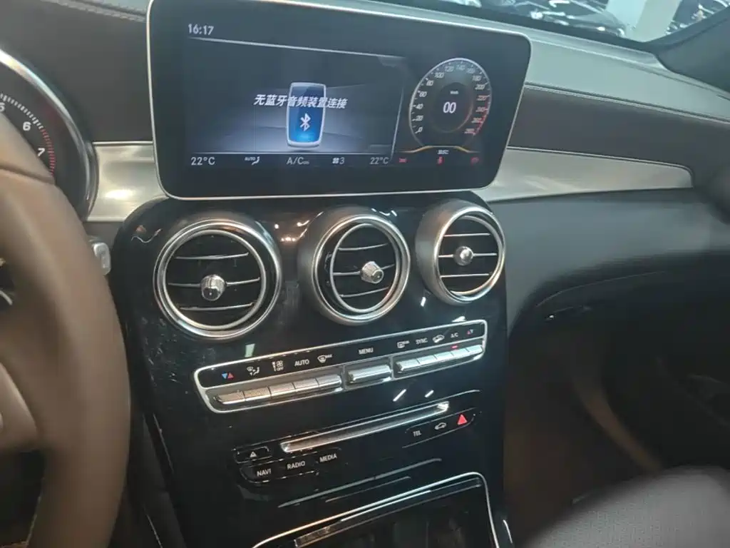 Mercedes-Benz GLC 2019 — фото 13