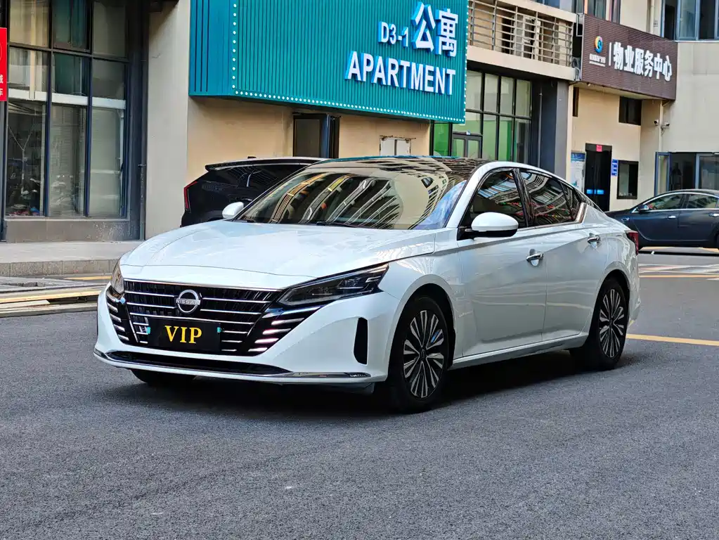 Nissan Teana 2023 — фото 1