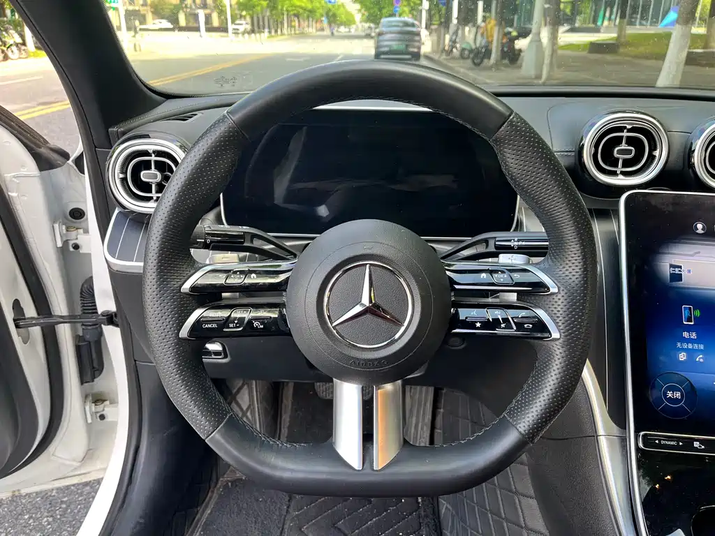 Mercedes-Benz C-Class 2024 — фото 7