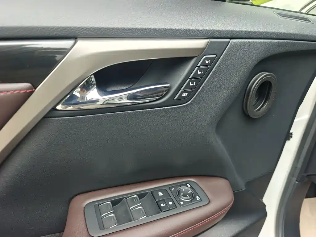 Lexus RX 2020 — фото 14