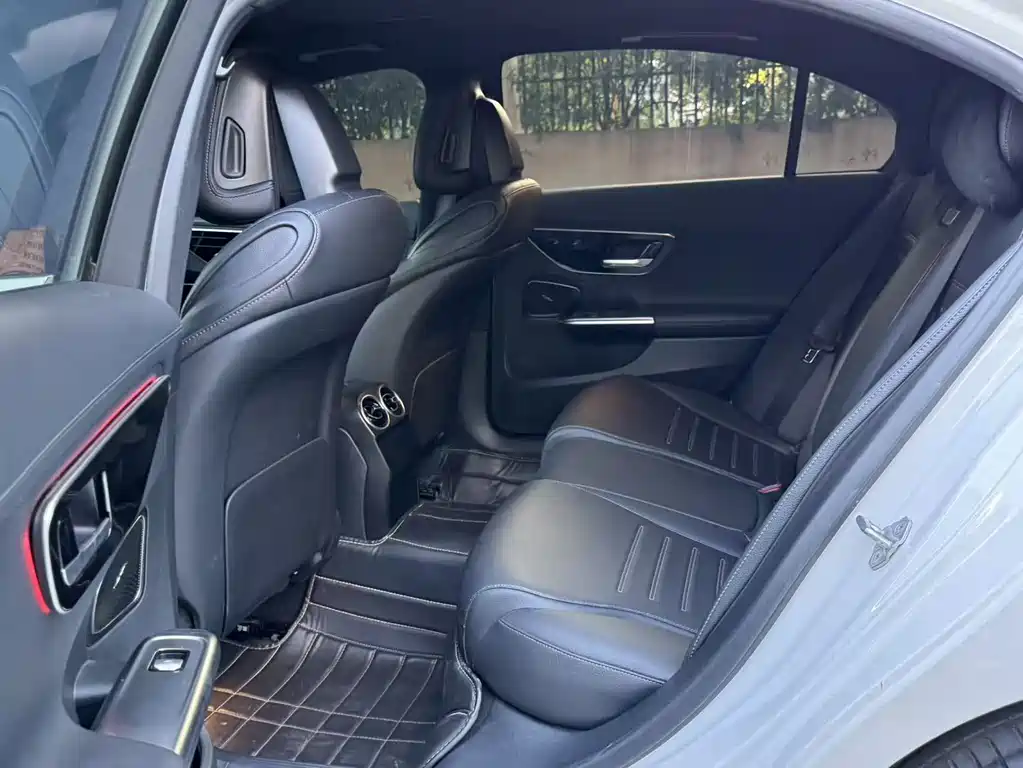 Mercedes-Benz C-Class 2022 — фото 9