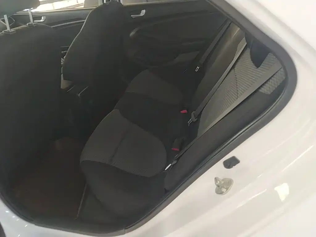Hyundai Accent 2019 — фото 17