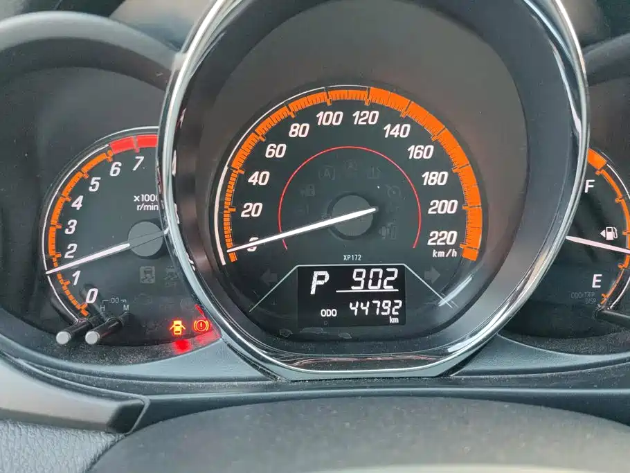 Toyota Yaris L 2022 — фото 14