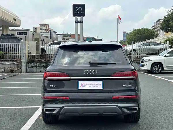 Audi Q7 2024